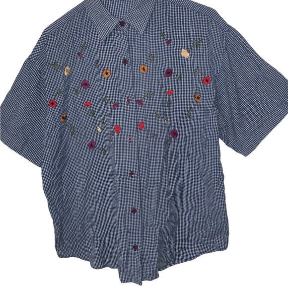 Maggie & Max Blue Gingham Embroidered Floral Button Down Shirt Women’s M - Picture 3 of 8